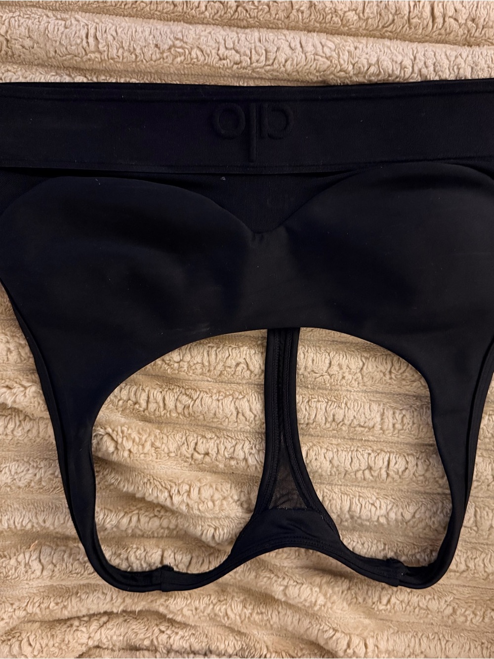 Alo Black 2 Piece